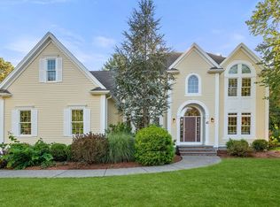 41 Oriole Rd, Medfield, MA 02052