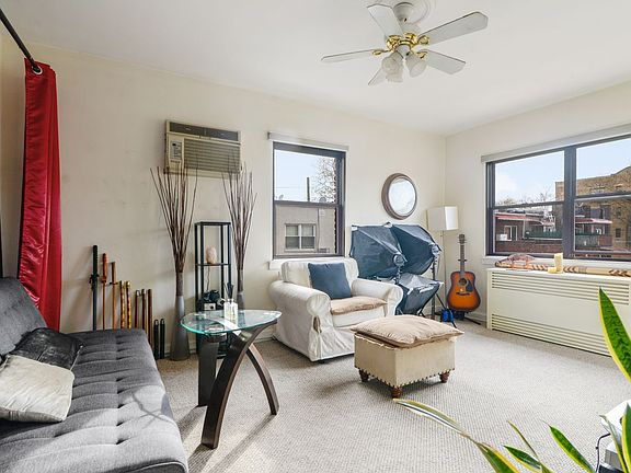 2nd image of 2388 Crescent St