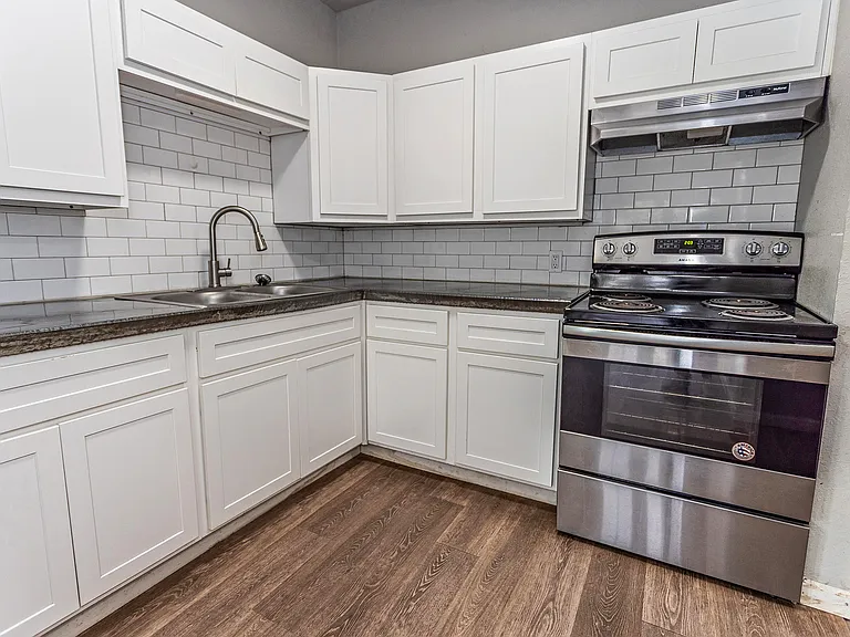 303 N Cleveland Ave — Photo 6