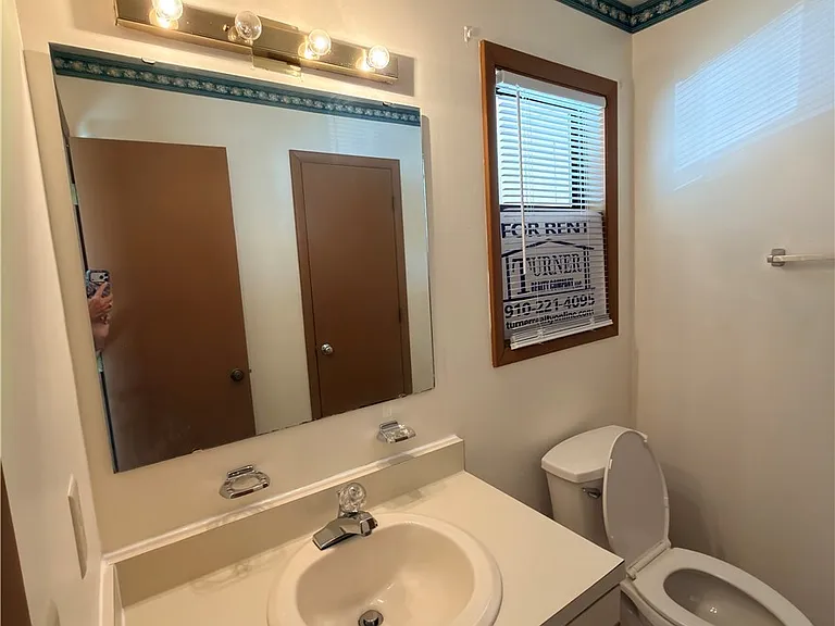 1276 N Forest Dr — Photo 17