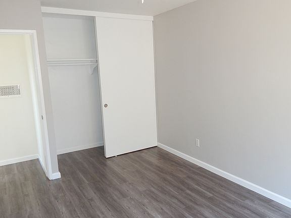 5th image of 4557 33rd St Unit 5