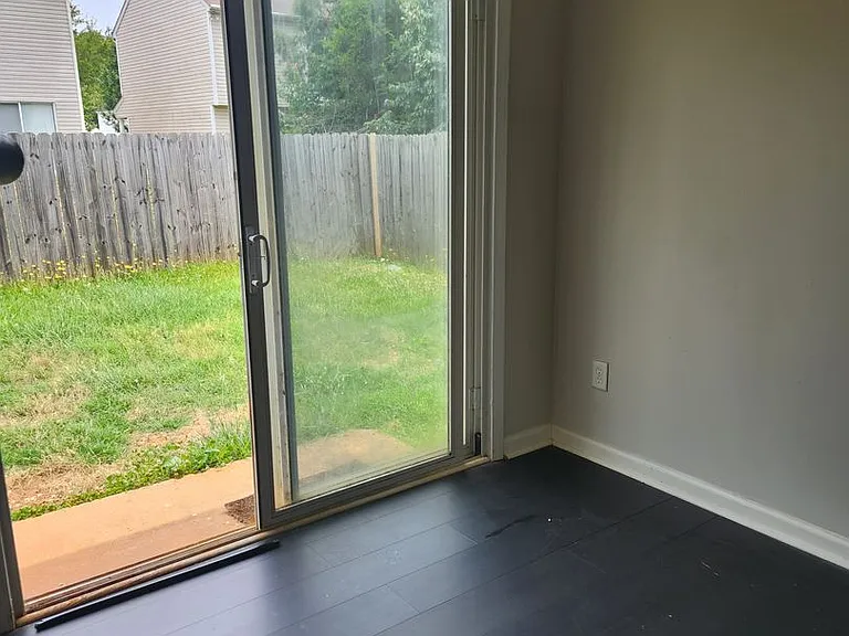3000 Fairglen Rd — Photo 12