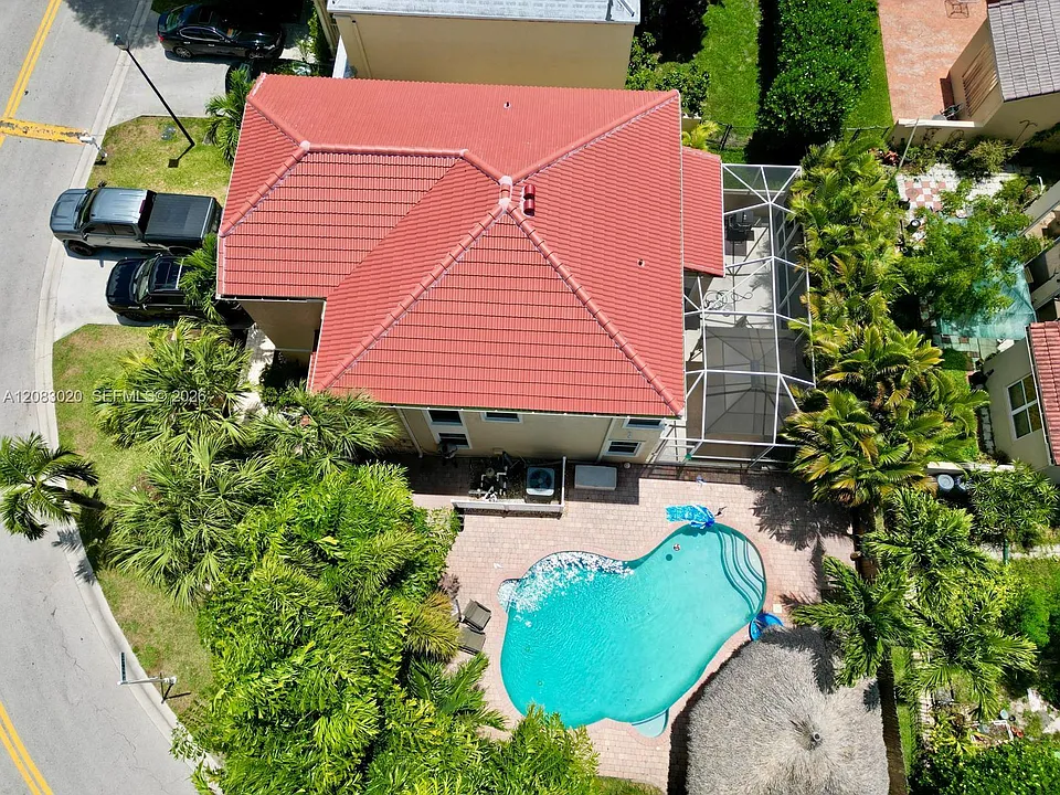 584 NW 87th Ter