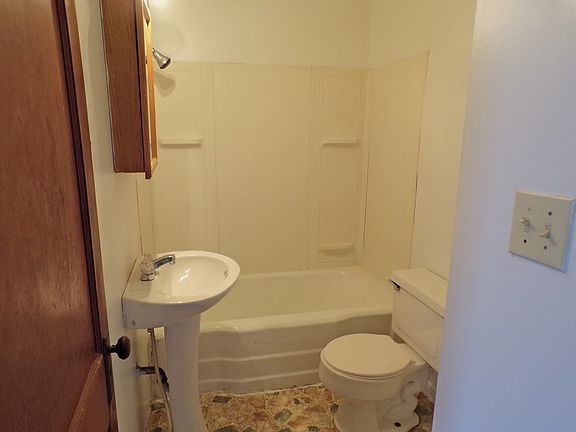 5th image of 544 Murray St