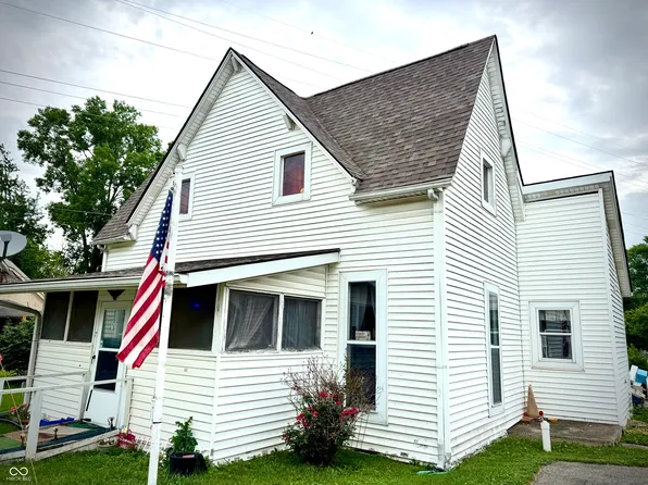7 N Main St, Whitestown, IN 46075