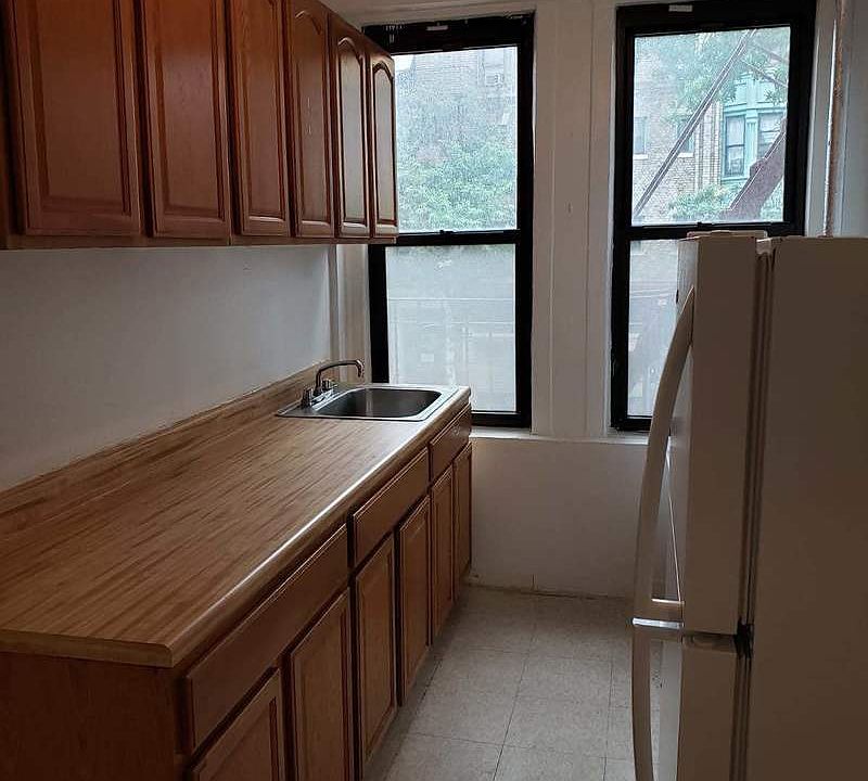 1st image of 225 Parkside Ave APT 2M
