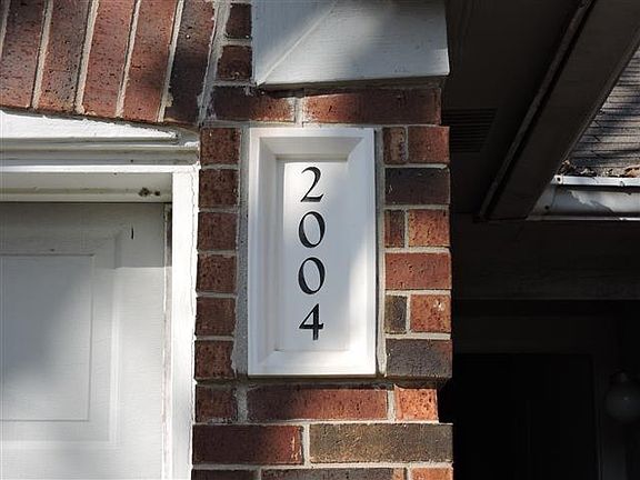 2nd image of 2004 Lantana Dr