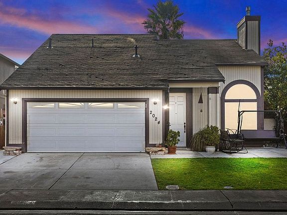 3rd image of 2024 Nantuckett Cir