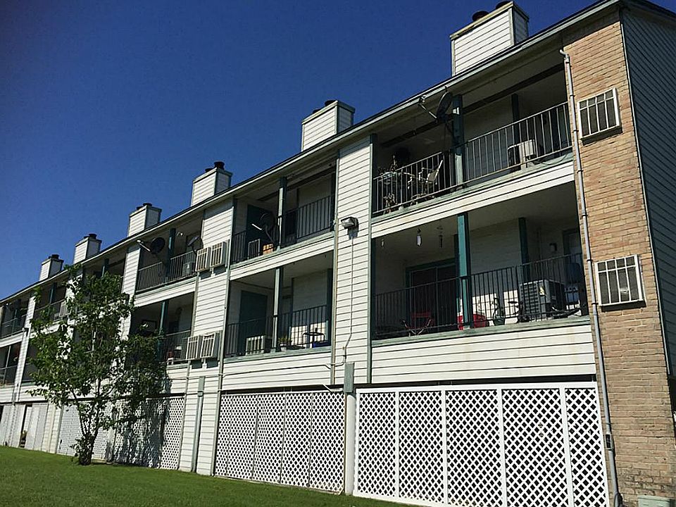 1st image of 18519 Egret Bay Blvd APT 1610