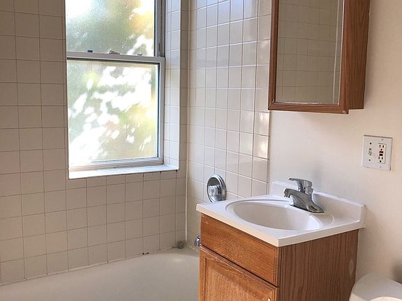 5th image of 3508 N Wilton Ave APT A3