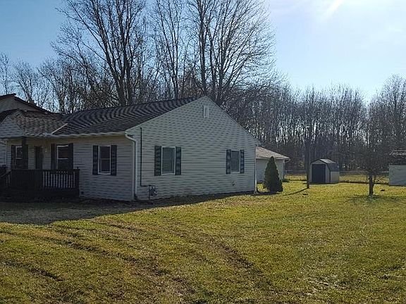 2nd image of 40581 Carlisle Ave