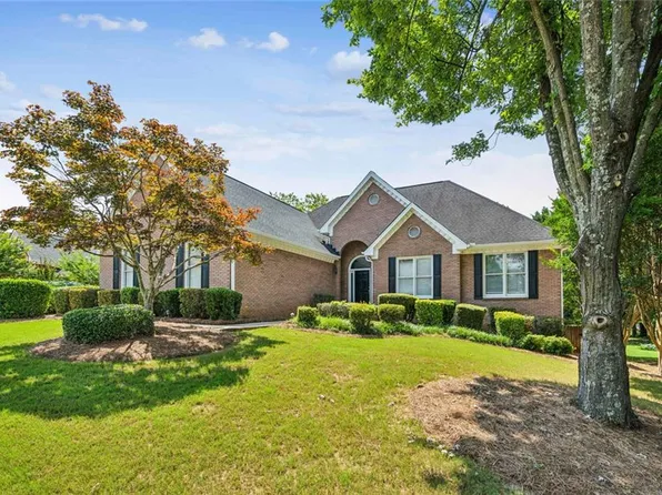 1506 Threepine Pl, Lilburn, GA 30047