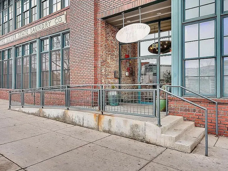 2441 N Broadway — Photo 11