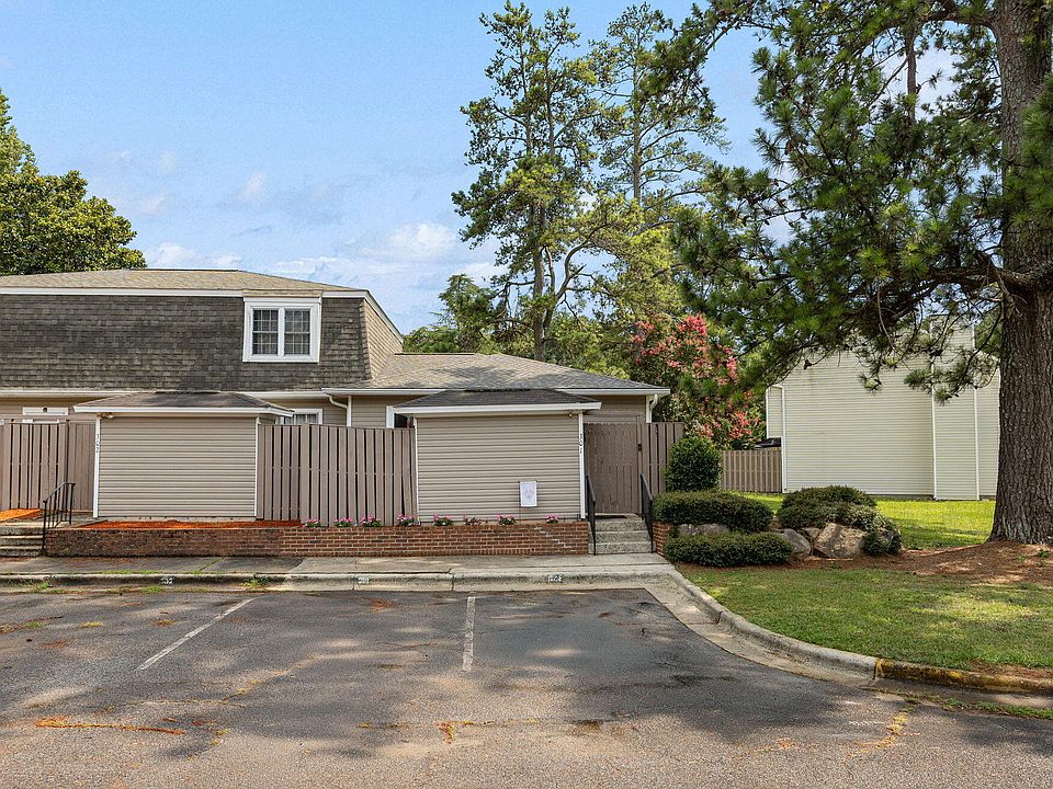 1st image of 301 Vancouver Road
