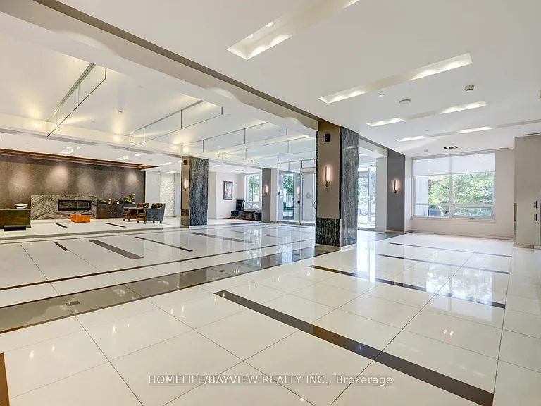 7165 Yonge St #2403 — Photo 8