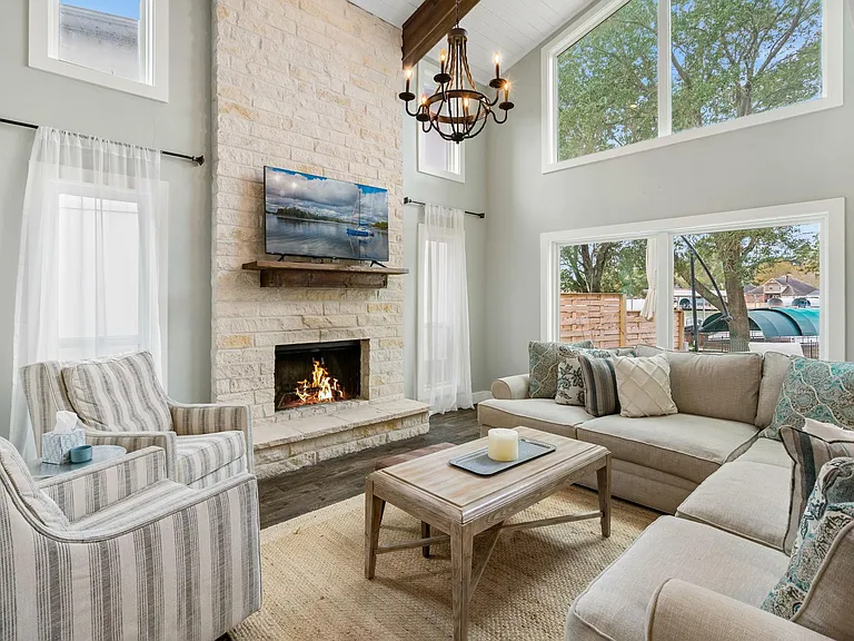 3203 Poe Dr — Photo 6