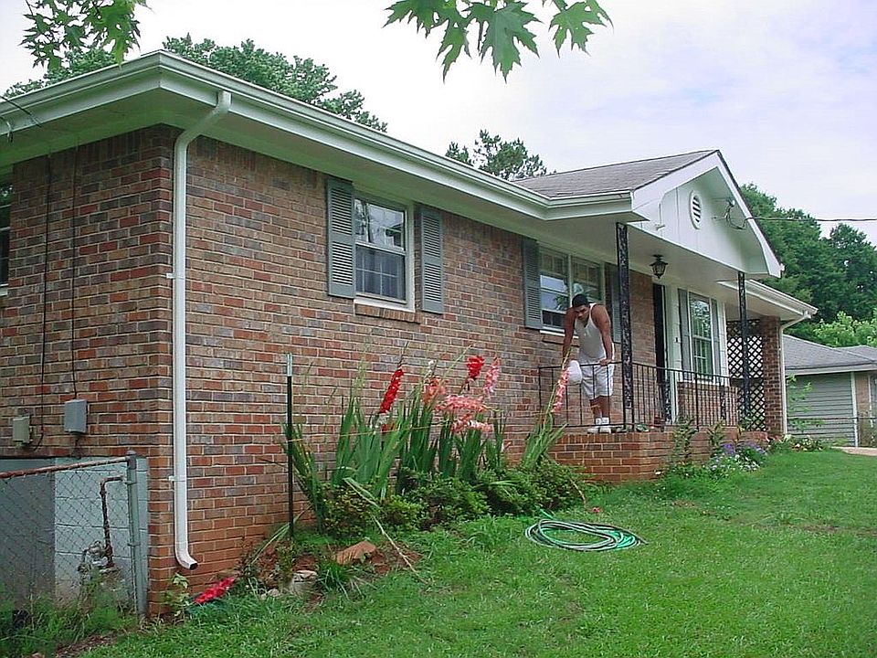 1st image of 1901 Heathridge Ct SE