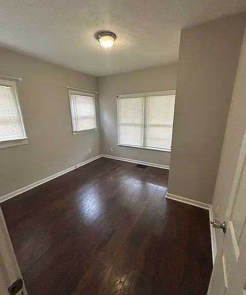 2209 S Shelby St — Photo 4