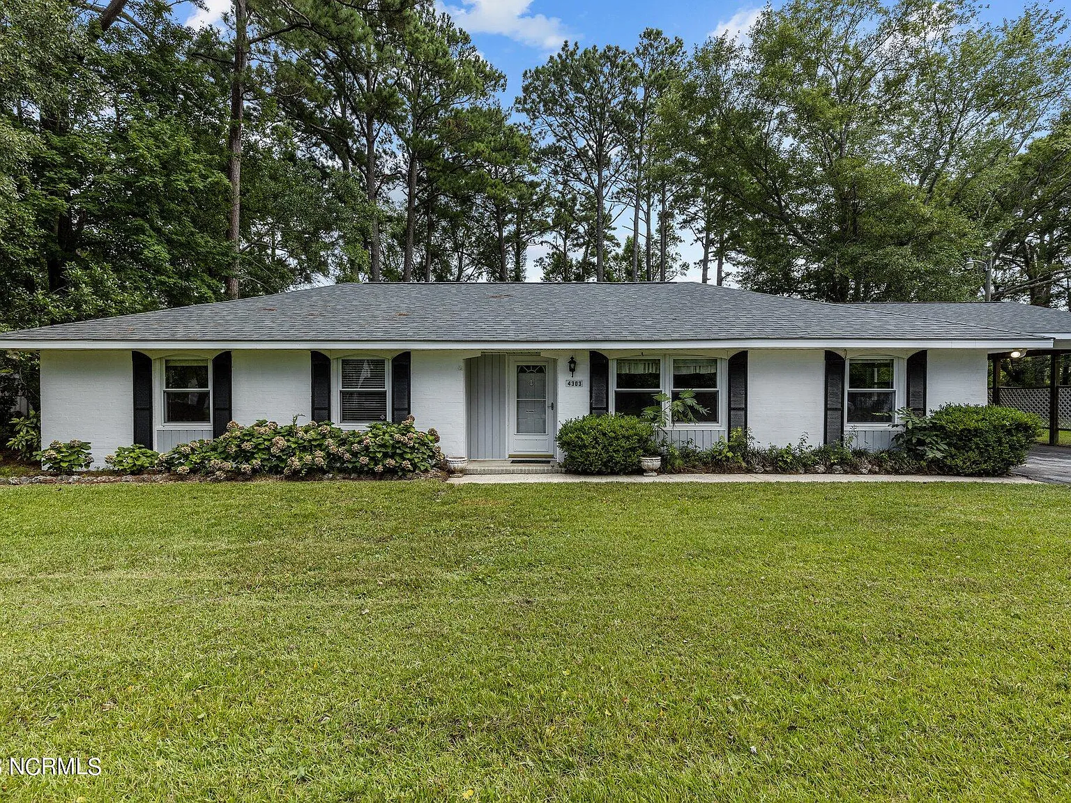 3 bed, 2.0 bath, $2,500 — Photo 2