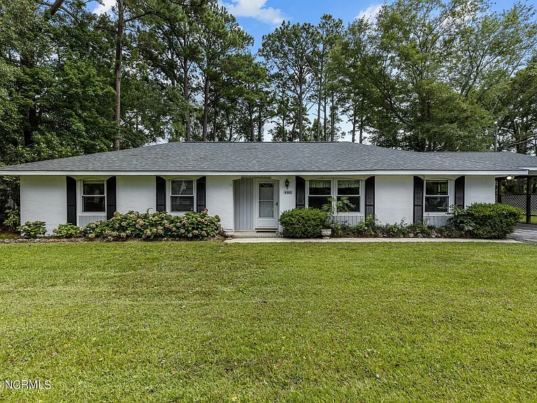 4303 Country Club Rd — Photo 2