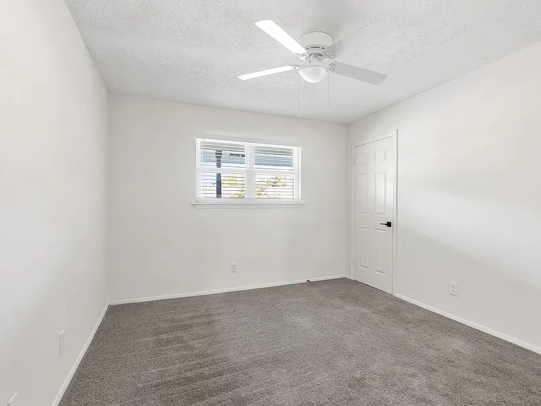 The Riverview — Photo 36