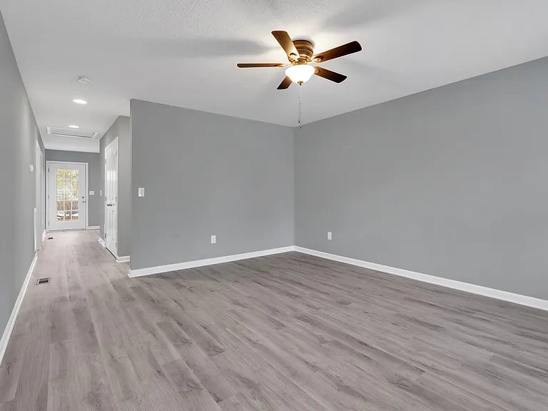 530 Noblitt Ln — Photo 5
