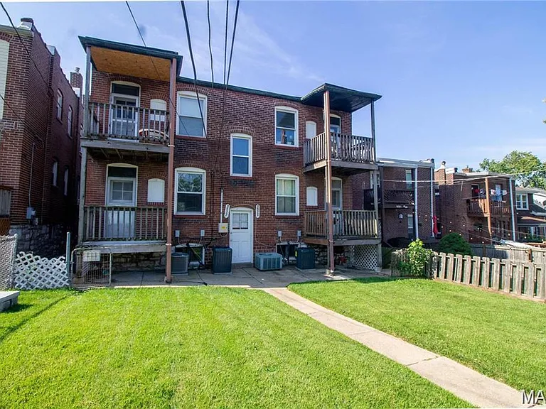 3927 Tholozan Ave — Photo 10