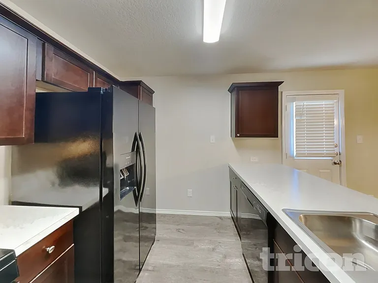 8506 Amistad Cv — Photo 4