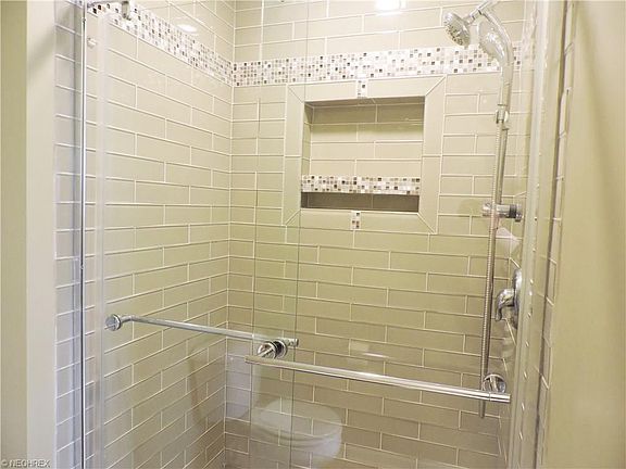 3rd image of 39107 Princeton Cir