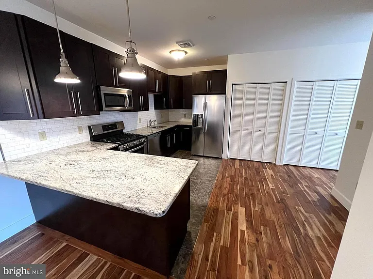 7733 Winston Rd — Photo 4