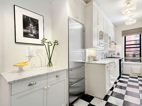 2nd image of 1466 Lexington Ave #5A