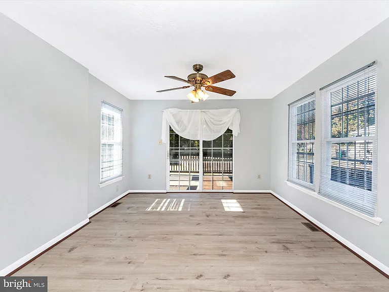 408 Willow Hill Ct — Photo 3