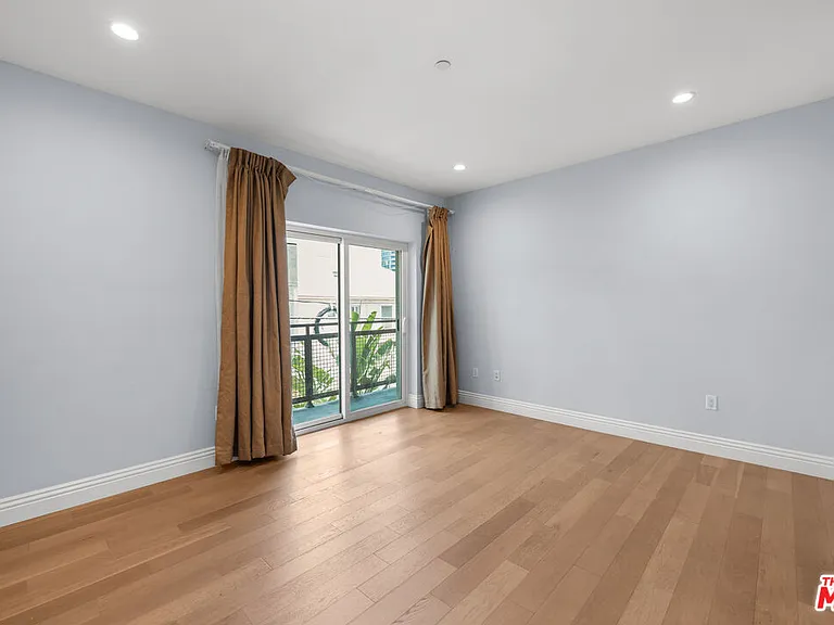 2939 W Leeward Ave #407 — Photo 18