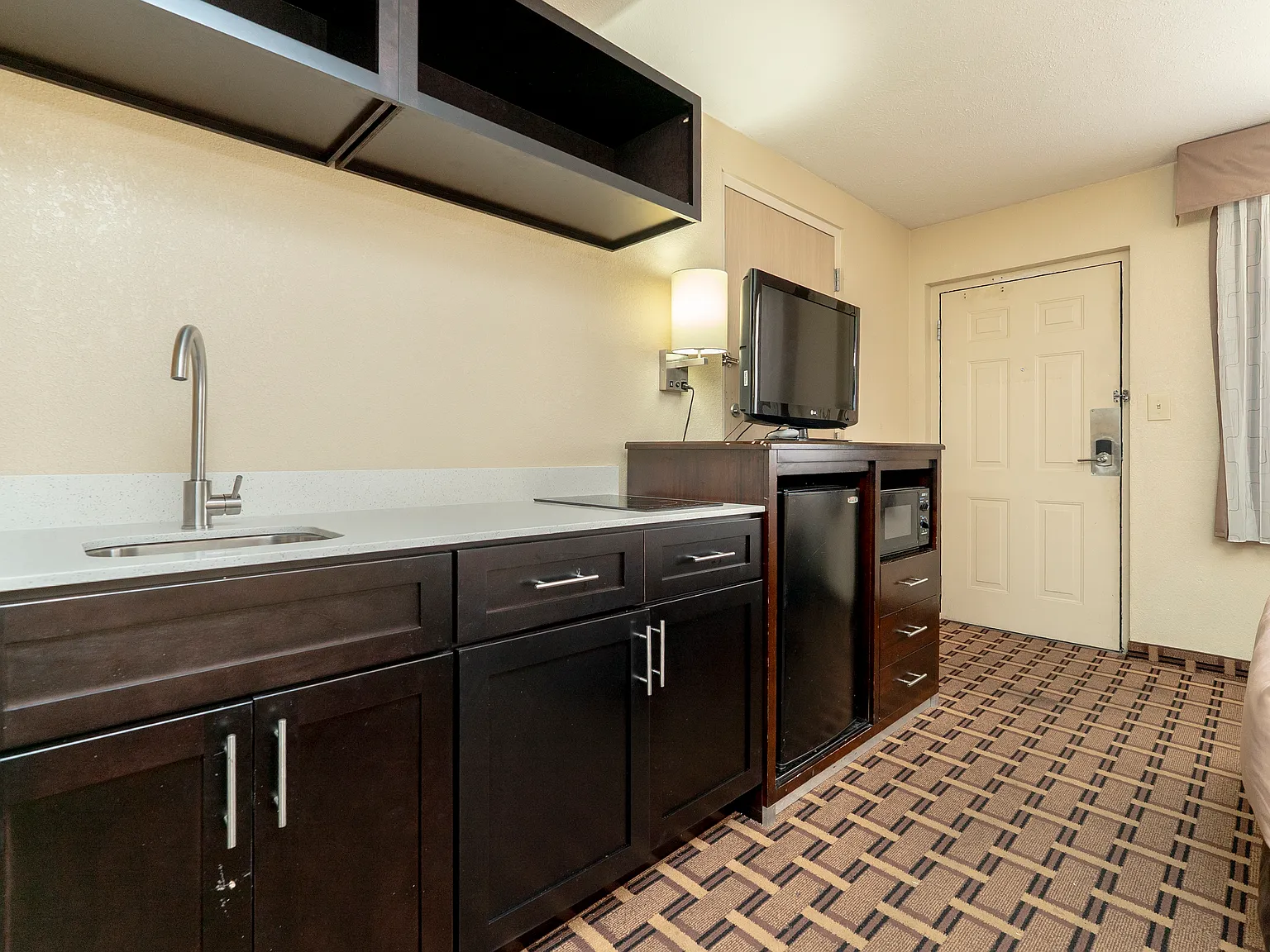 Studio, 300 sqft, $775 — Photo 3