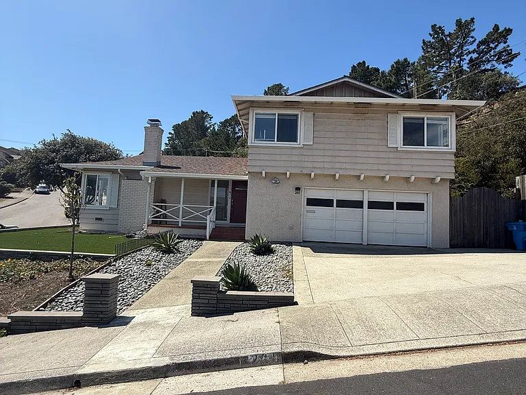 201 Amador Ave — Photo 1