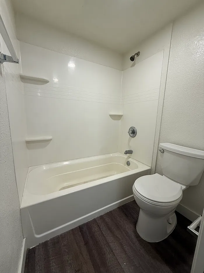 1 bed, 1.0 bath, 550 sqft, $950 — Photo 3