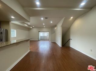 15024 Magnolia Blvd #105, Sherman Oaks, CA 91403