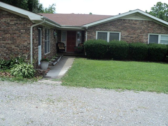 1st image of 206 Barnes Dr