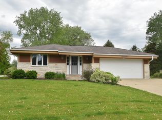 N59W23425 Clover Dr, Sussex, WI 53089