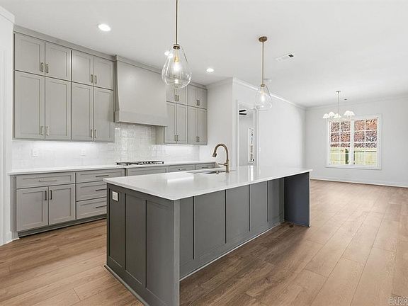 3rd image of 36 Mountain Brook Rd