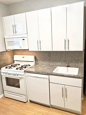 Rented by Amorelli Realty | media 18