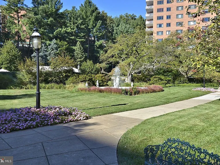 4201 Cathedral Ave NW #1218E — Photo 3
