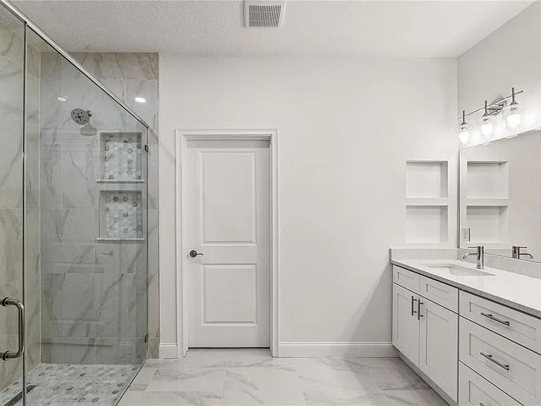 5352 Lowell Ave — Photo 7