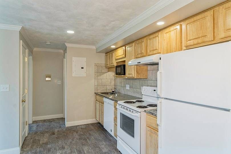1st image of 20 Camelot Way #1-2F