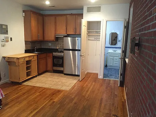 Rented by Skyhigh Realty NYC LLC | media 1