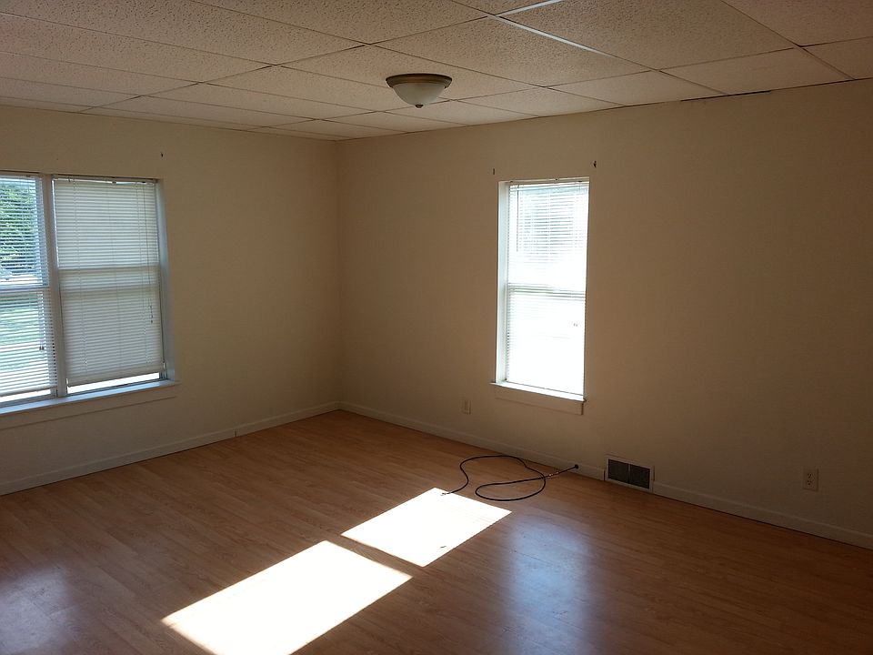 1st image of 522 East Broadway
