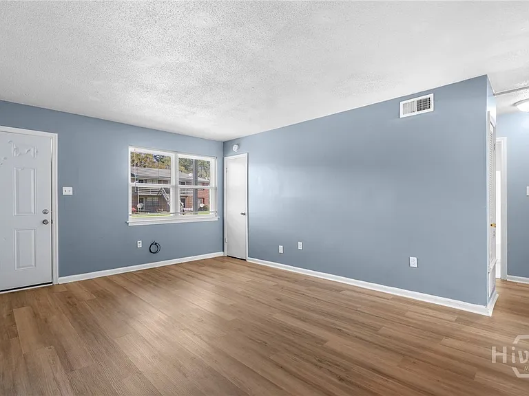2511 Oak Forest Dr #B — Photo 4