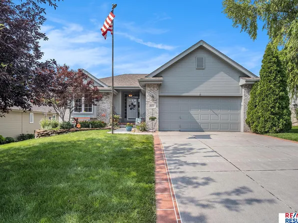 16222 Redwood St, Omaha, NE 68136