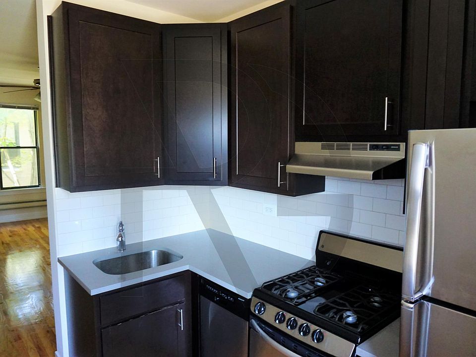 1st image of 617 W Melrose St #C3