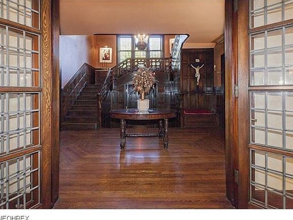 4th image of 2178 Harcourt Dr